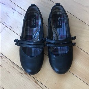 Black dress shoes